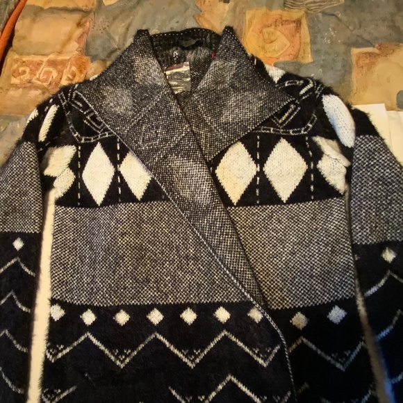 Renuar Black & White Diamond & Zig-Zag Pattern Cardigan (Small) NWT - Picture 3 of 11